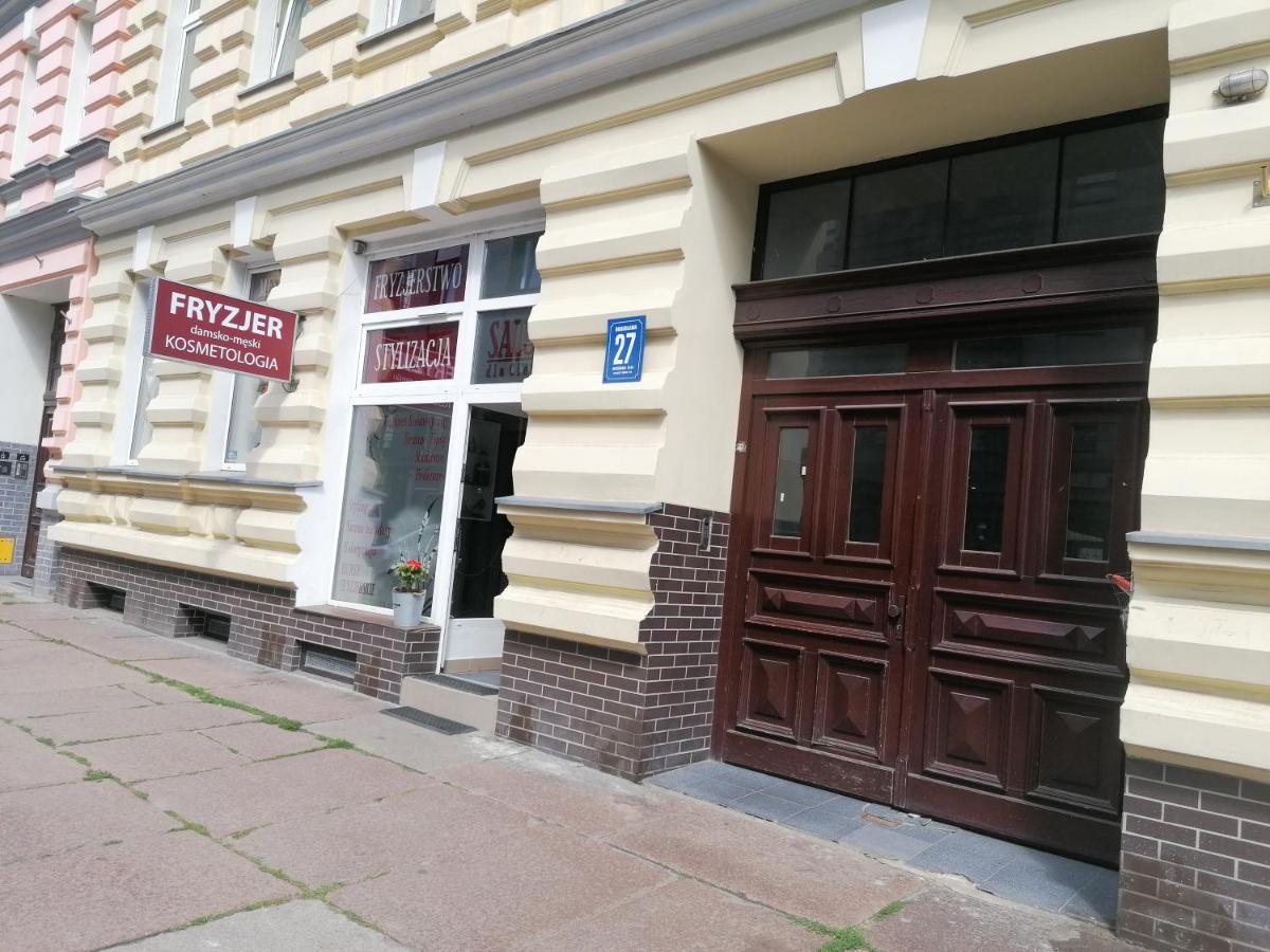 Hostel Tulip - Pokoj 5 Ze Wspolna Lazienka I Kuchnia 슈체친 외부 사진