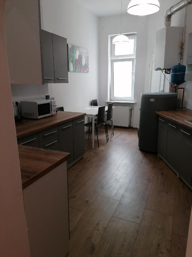 Hostel Tulip - Pokoj 5 Ze Wspolna Lazienka I Kuchnia 슈체친 외부 사진