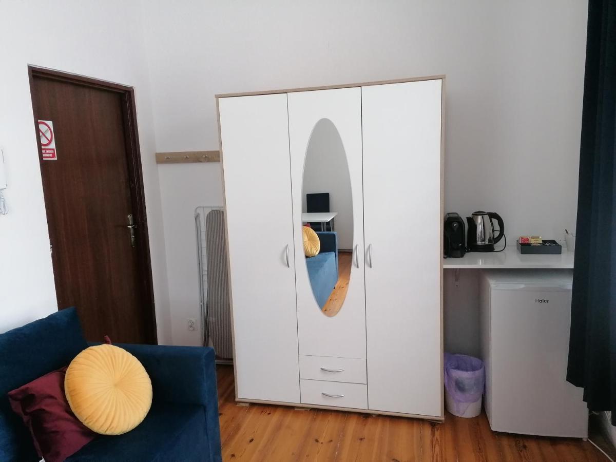 Hostel Tulip - Pokoj 5 Ze Wspolna Lazienka I Kuchnia 슈체친 외부 사진