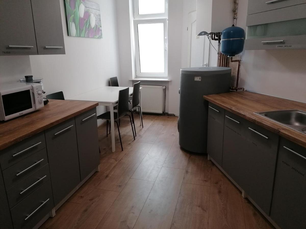 Hostel Tulip - Pokoj 5 Ze Wspolna Lazienka I Kuchnia 슈체친 외부 사진
